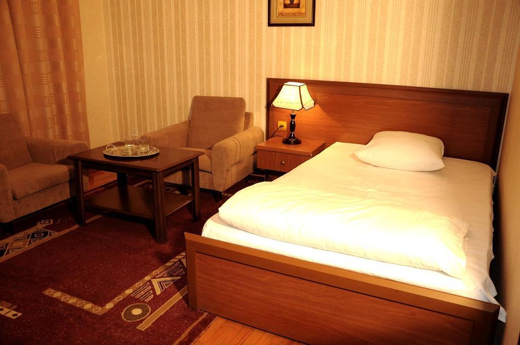 Ganja Hotel Exterior photo