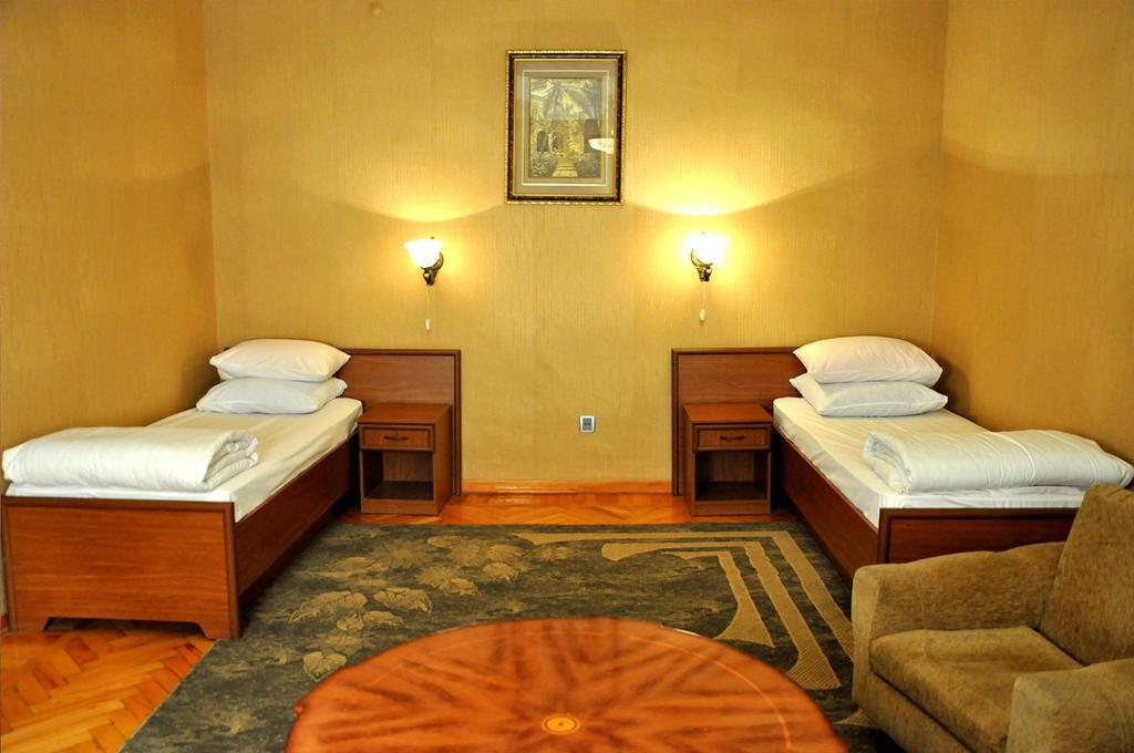 Ganja Hotel Exterior photo